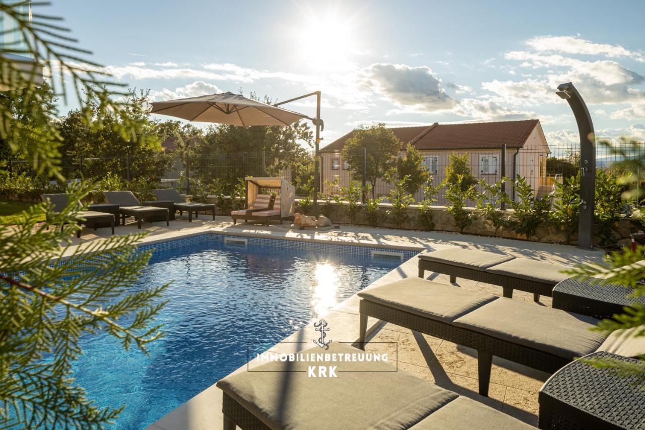 Villa Richard Малинска Экстерьер фото
